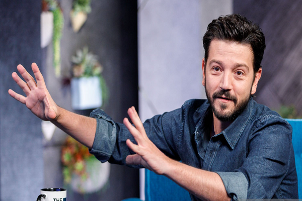 Diego Luna sienta a la mesa a América Latina y a España para reencontrarse