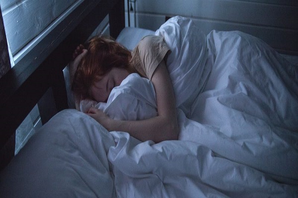 Dormir menos de cinco horas por noche aumenta el riesgo de desarrollar síntomas depresivos