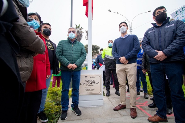 Inauguran moderno parque, pistas y veredas en El Agustino