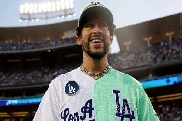 Bad Bunny, al frente de los famosos que abrieron el All-Star de Grandes Ligas