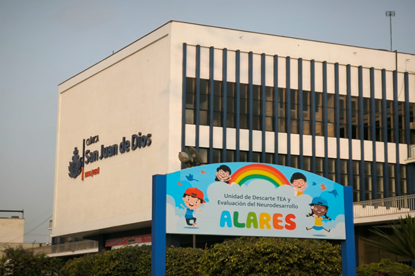 Clínica San Juan de Dios presenta la primera Unidad de Descarte TEA y Evaluación del Neurodesarrollo “ALARES”