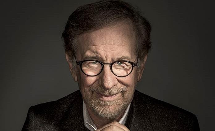 Spielberg dirige con un 'smartphone' el primer videoclip de su carrera