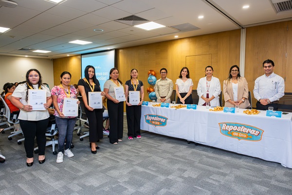 Más de 300 emprendedoras reposteras impulsan su desarrollo gracias a Alicorp y Centrum PUCP y se gradúan de la Escuela de Oro