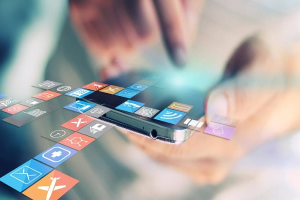 El cofundador de Apple lanzó una start-up para formar talento
