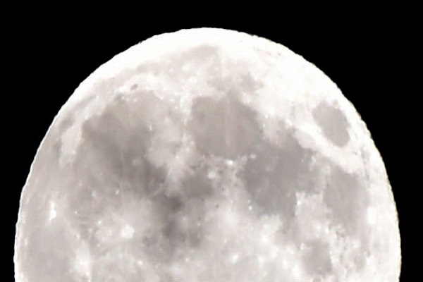 Científicos japoneses quieren utilizar una cueva en la Luna para comenzar la colonización del satélite