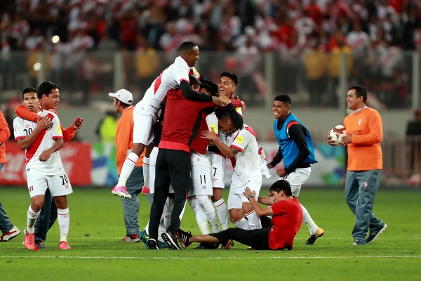 1-1.	Empate deja a Colombia en el Mundial y a Perú en la repesca