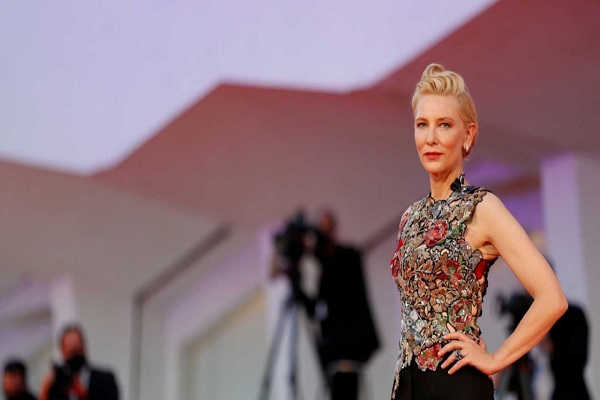 Cate Blanchett convence a Venecia con Tár: lucha y ocaso de una mujer exitosa